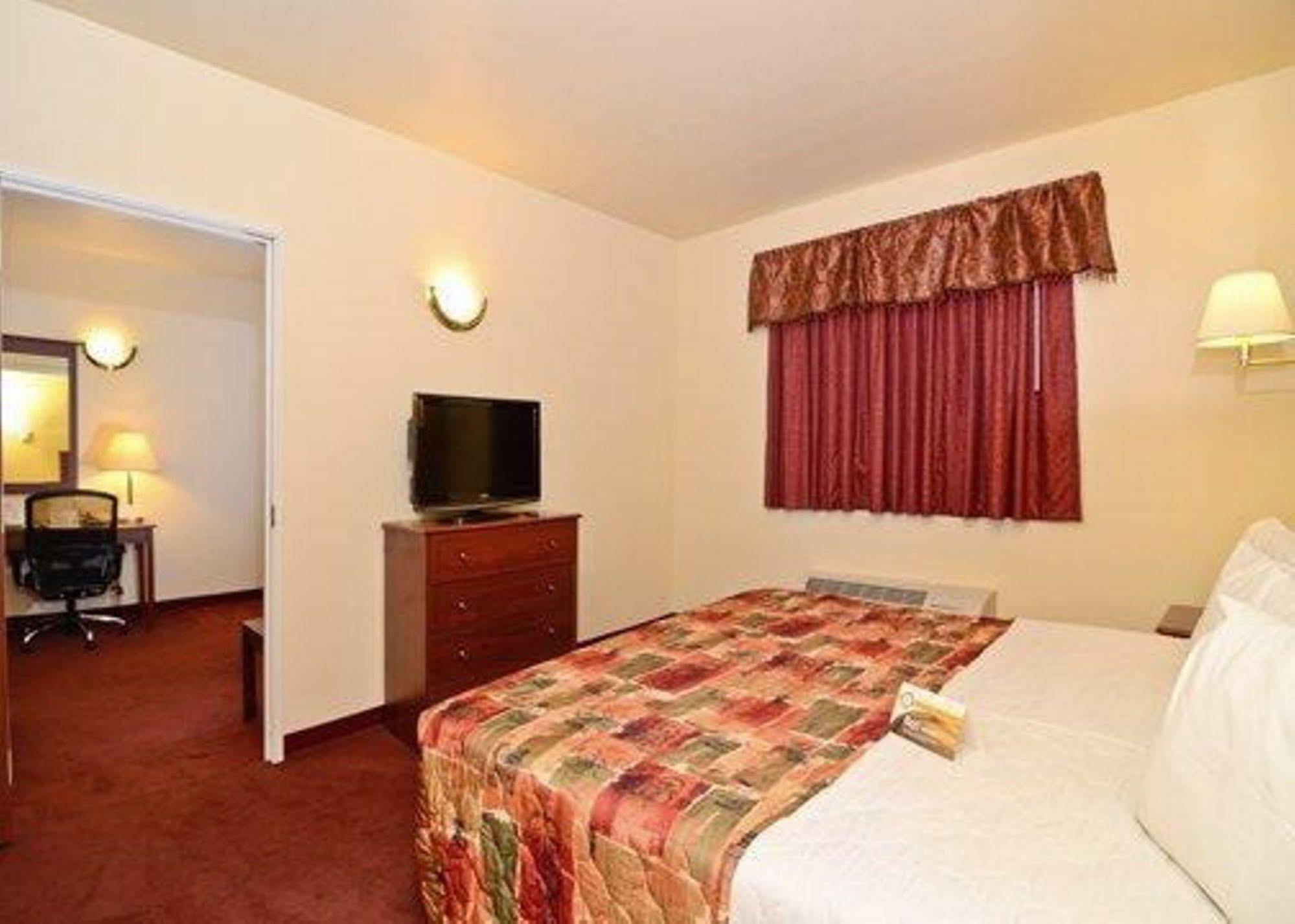 Quality Inn & Suites Park City Bagian luar foto